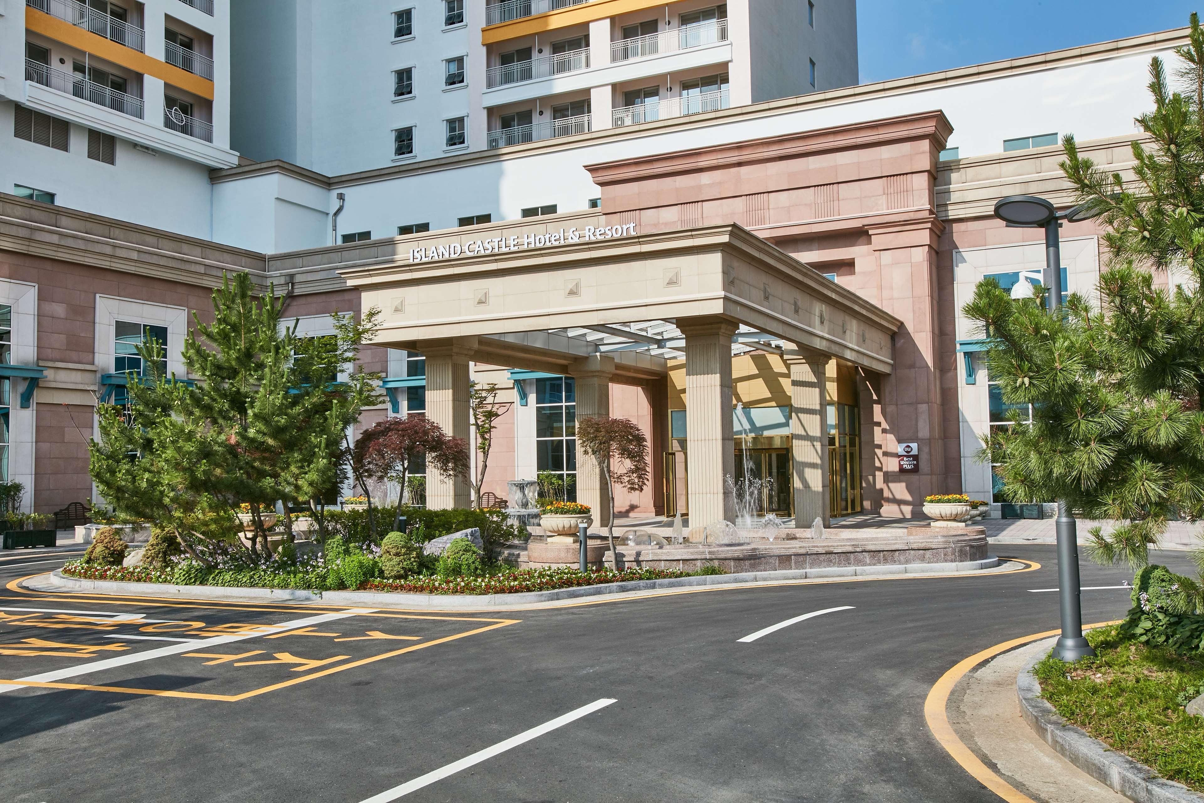 Best Western Plus Elmendorf Hotel San Antonio Hotel Exterior photo